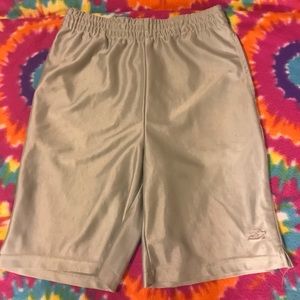 Silver gym shorts with pockets 😊